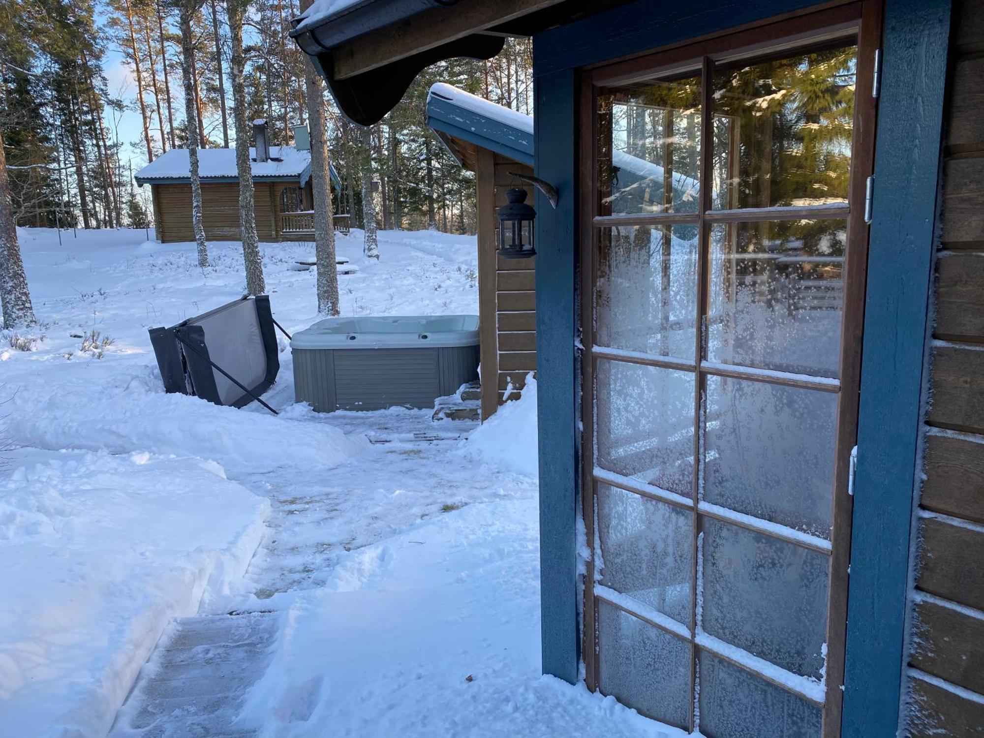Timrad Stuga I Kanten Av Skogen Med Spa Moejlighet มุลเคอ ภายนอก รูปภาพ