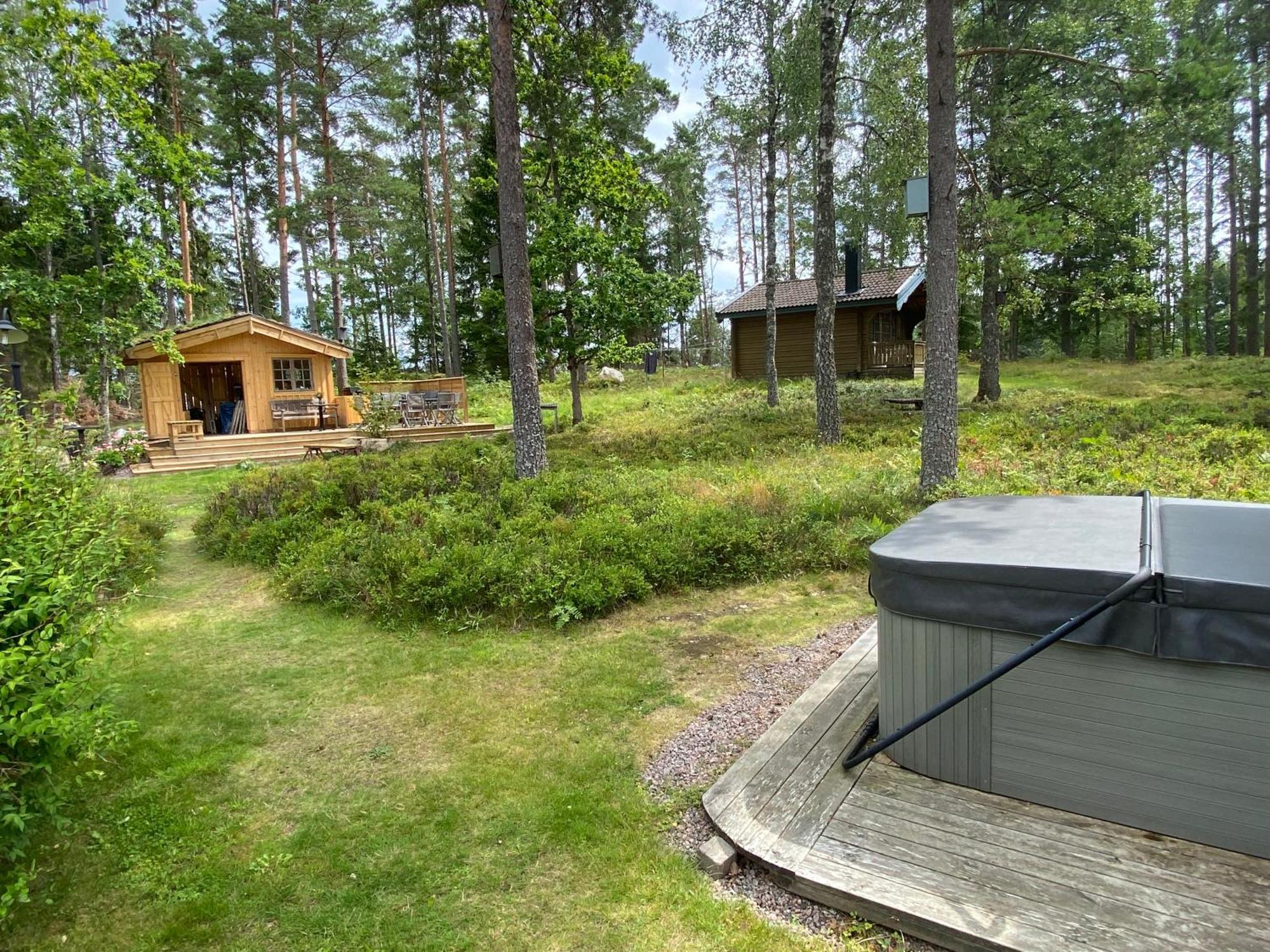 Timrad Stuga I Kanten Av Skogen Med Spa Moejlighet มุลเคอ ภายนอก รูปภาพ